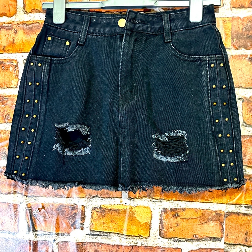 Denim jean distress, color black